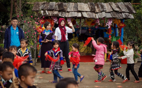 Chuyến xe Home Love mang “Tết tròn" về trên rẻo cao