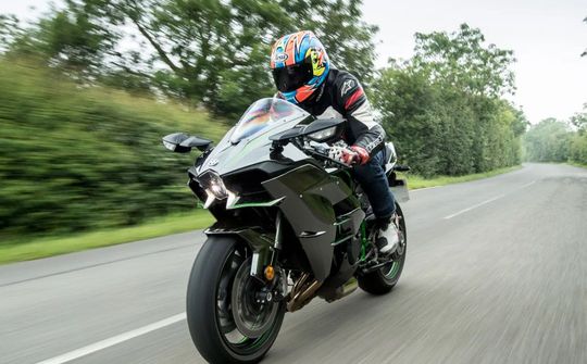 Triệu hồi loạt xe Kawasaki H2 và Z1000 tại Việt Nam