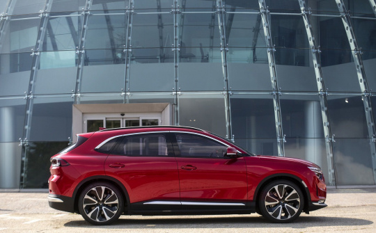 VinFast triệu hồi 2.781 xe điện VF 8 để sửa lỗi phanh