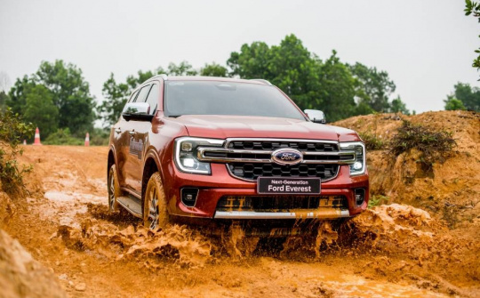 Ford hướng dẫn kỹ năng lái xe an toàn cho đường địa hình