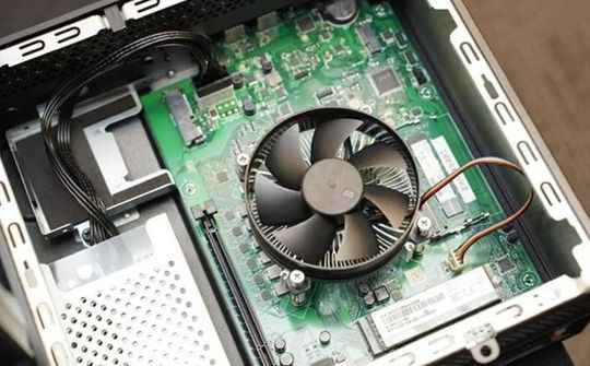 Intel và Acer giới thiệu PC cho phép tái chế 90% linh kiện