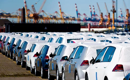 Xe ô tô nhập khẩu nguyên chiếc giảm 34% trong tháng 1/2023