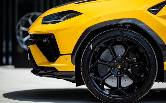 Cận cảnh siêu xe Lamborghini Urus Performante giá khởi điểm 16,5 tỷ đồng tại Việt Nam