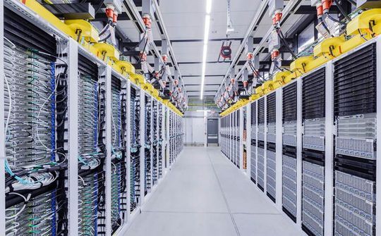 Microsoft chi hàng trăm triệu USD cho siêu máy tính ChatGPT