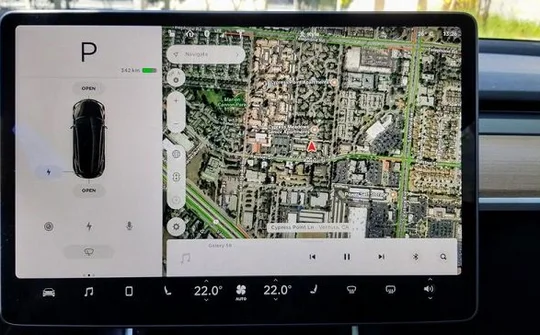 Google Maps sẽ tích hợp sâu vào hệ thống bản đồ trên xe điện