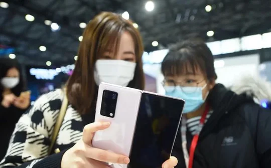 Gene Z không mấy mặn mà với smartphone gập