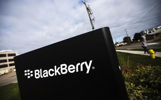 BlackBerry bán các bằng sáng chế trị giá 900 triệu USD