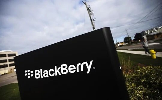 BlackBerry bán các bằng sáng chế trị giá 900 triệu USD