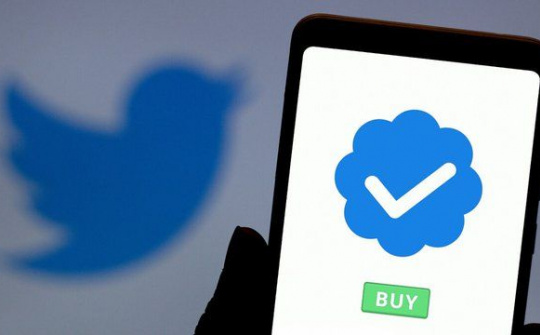 Tick xanh Twitter giá 2,7 triệu đồng tại Việt Nam