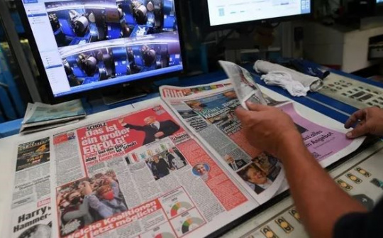 AI đang đặt ra thách thức lớn đối với báo chí truyền thống