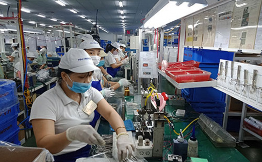 Bàn tròn tìm giải pháp “Vươn lên dẫn dắt trong thời kỳ suy thoái kinh tế”