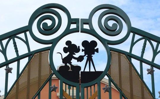 Disney đóng cửa bộ phận nghiên cứu metaverse