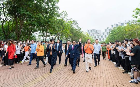 Thủ tướng Chính phủ Phạm Minh Chính thăm Đại học FPT và Công ty Phần mềm FPT