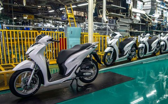 Doanh số xe máy của Honda, Piaggio, Yamaha... sụt giảm mạnh
