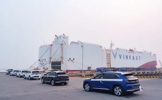 VinFast xuất khẩu 1.879 xe VF 8 tiếp theo tới Bắc Mỹ