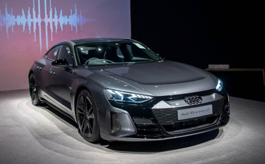 Xe điện Audi RS e-tron GT về Việt Nam, giá 5,9 tỉ đồng