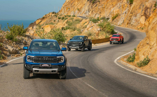 Ford Ranger Raptor 2023: Phấn khích trên những cung đường off-road