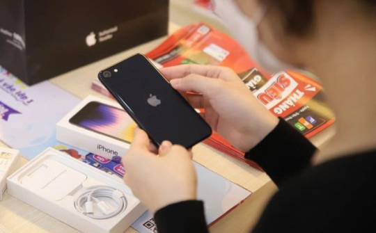 iPhone SE 2022 'biến mất' khỏi kệ hàng