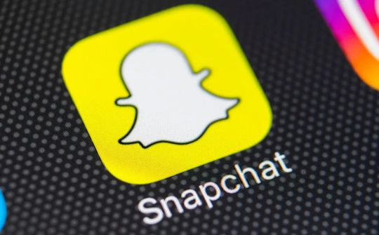 Snapchat mở quyền truy cập chatbot tùy biến My AI cho người dùng