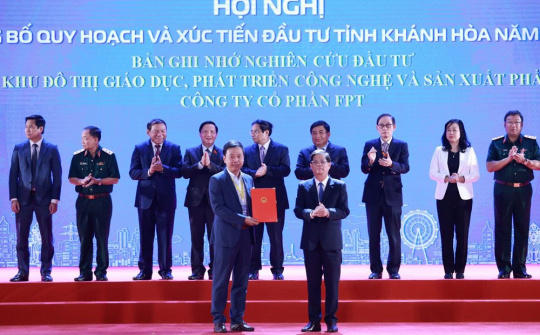 FPT đồng hành cùng Khánh Hòa chuyển đổi số và phát triển xanh