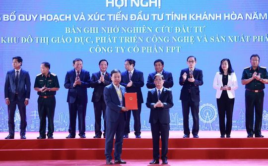 FPT đồng hành cùng Khánh Hòa chuyển đổi số và phát triển xanh