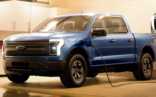 Ô tô điện Ford F-150 Lightning Pro liên tục tăng giá