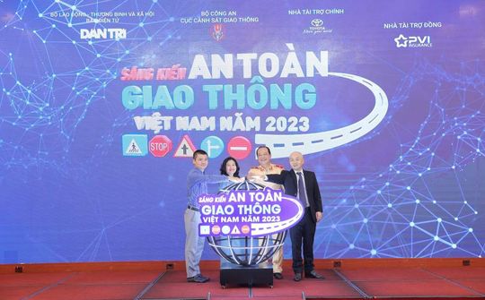 Phát động chương trình Sáng kiến an toàn giao thông Việt Nam năm 2023