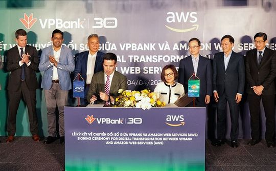 Hợp tác chiến lược VPBank - AWS nâng tầm công nghệ ngân hàng số