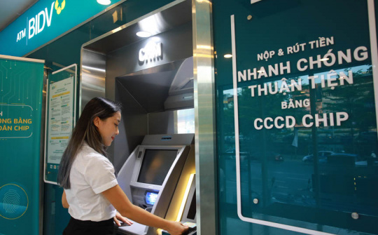 Giao dịch ngân hàng dễ dàng hơn với căn cước công dân gắn Chip