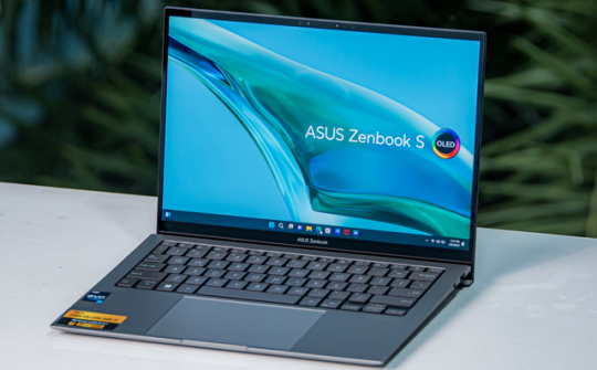 Asus trình làng laptop Zenbook S 13 OLED nhẹ nhất thế giới