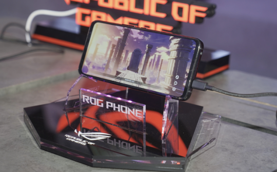 FPT Shop mở bán smartphone Asus ROG Phone 7 dành cho game thủ
