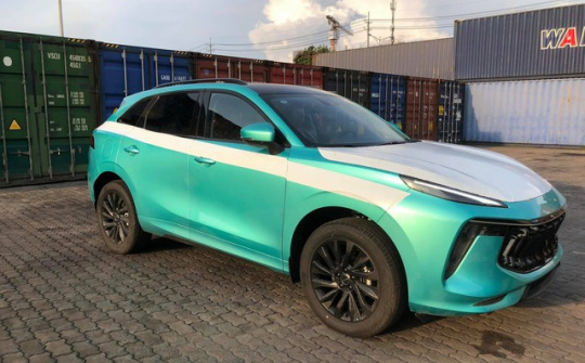 Ô tô Trung Quốc Dongfeng T5 Evo tháo chạy khỏi Việt Nam