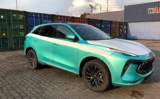 Ô tô Trung Quốc Dongfeng T5 Evo tháo chạy khỏi Việt Nam