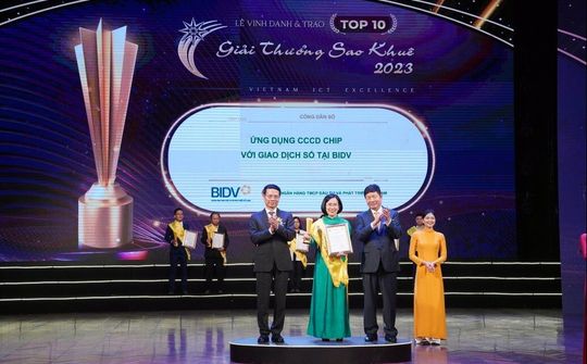 Ứng dụng CCCD gắn chip với giao dịch số của BIDV lọt TOP 10 Sao Khuê 2023