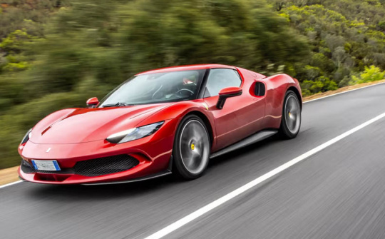 Siêu xe Ferrari 296 bị triệu hồi vì nguy cơ rò rỉ nhiên liệu