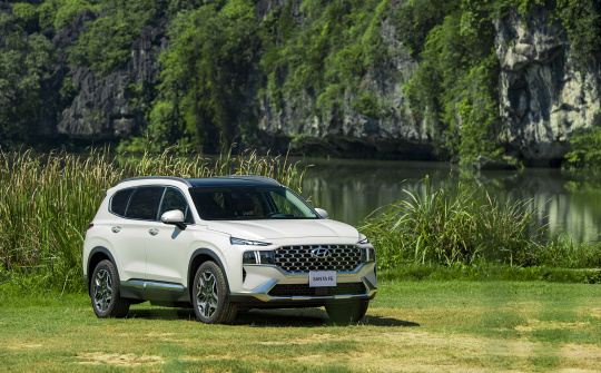 Hyundai Santa Fe Hybrid chính thức bán ở Việt Nam, giá 1,45 tỷ đồng
