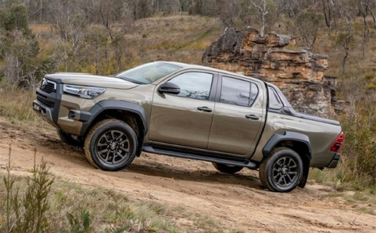 Toyota Hilux 2024 thêm biến thể hoàn toàn mới