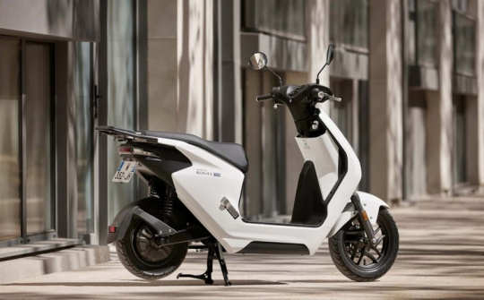 Honda ra mắt mẫu xe máy điện đầu tiên tại Indonesia