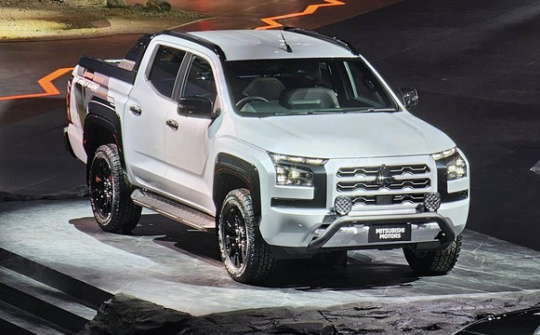 Mitsubishi Triton 2024 lột xác hoàn toàn ở thiết kế