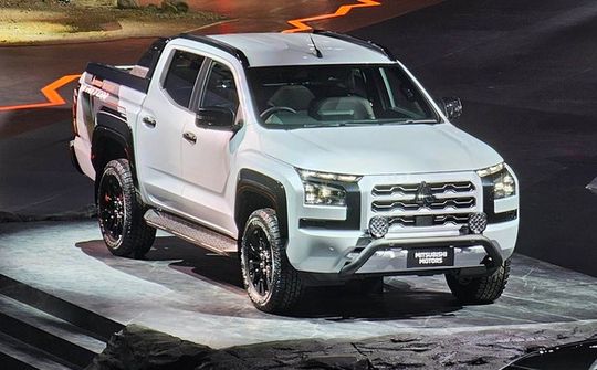 Mitsubishi Triton 2024 lột xác hoàn toàn ở thiết kế
