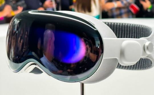 Apple cắt giảm sản xuất Vision Pro do quá phức tạp