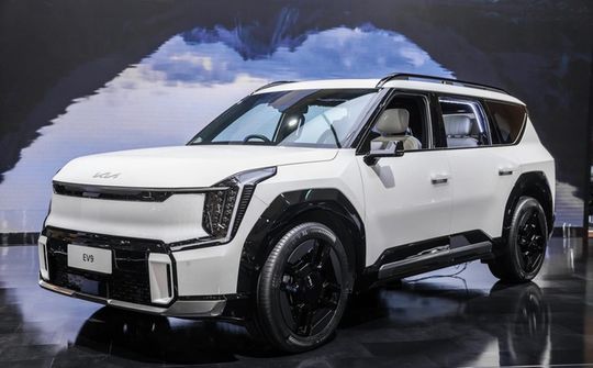 Kia EV9 2024 có giá bán lên tới 3,12 tỉ đồng