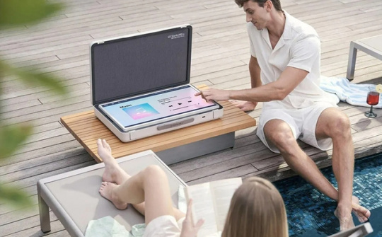 LG giới thiệu mẫu Smart TV di động StanbyME Go