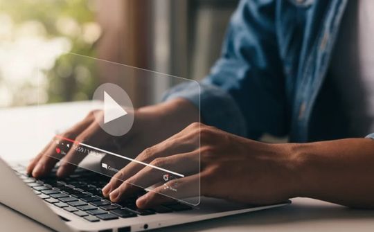 Người dùng YouTube Premium đã có thể xem video 1.080p nâng cao trên web