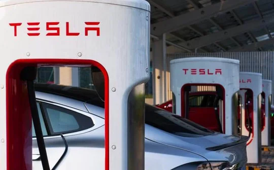 Siêu máy tính AI có thể nâng giá trị vốn hóa của Tesla lên hơn 1.200 tỷ USD