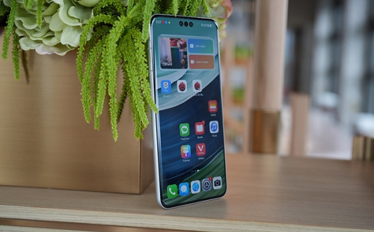 Huawei Mate 60 Pro sử dụng chip RAM và NAND Flash cũ