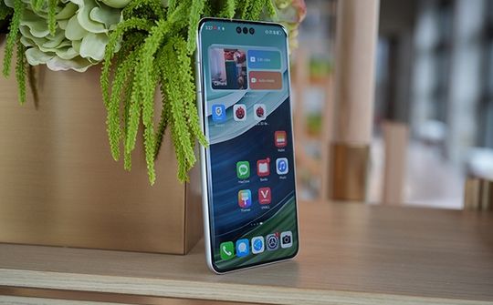 Huawei Mate 60 Pro sử dụng chip RAM và NAND Flash cũ