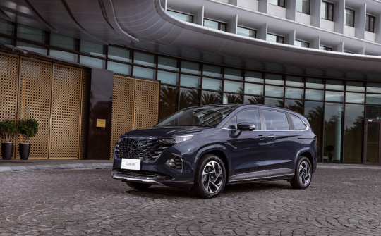 Hyundai Custin "tham chiến" ở phân khúc MPV cỡ trung