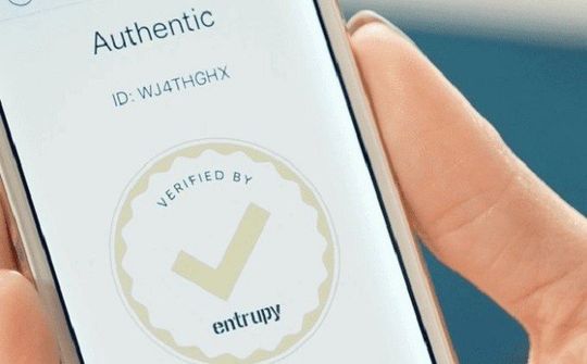 Ra mắt ứng dụng AI check hàng hiệu với độ chính xác lên đến 99%