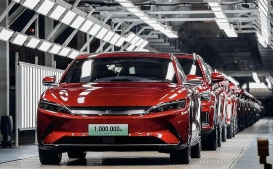 Doanh số bán hàng của BYD lần đầu tiên vượt Tesla